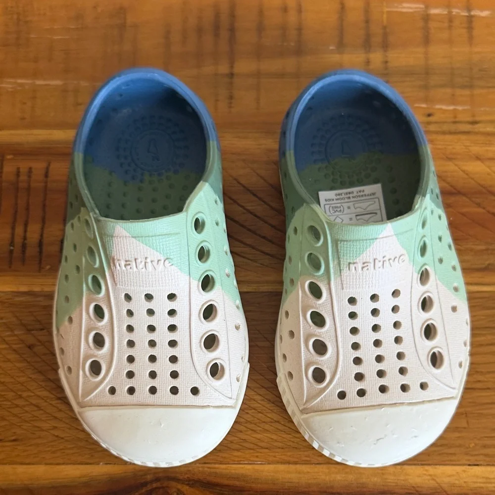 Native Kids Water Shoes - Green and Blue